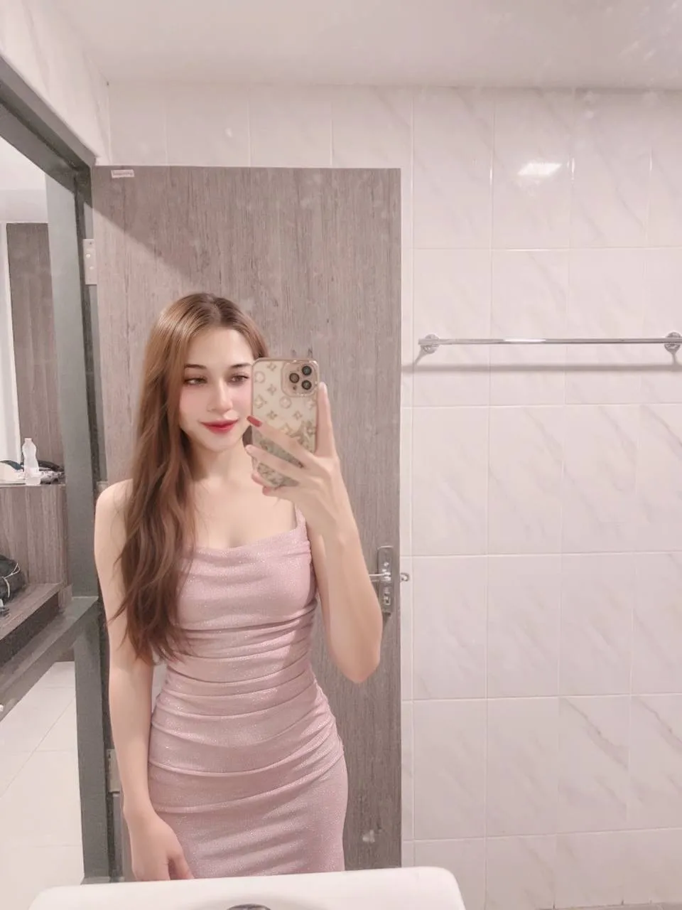 โปรไฟล์ของ นีออน บริการฟิวแฟน